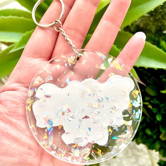 Hocus Pocus Sanderson Sisters Keychain - Picture 4 of 4